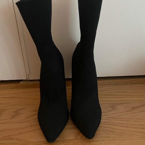 Steve Madden Discreet Boot in Black - Picture 2 of 5